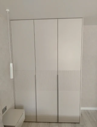 Распашной шкаф 14