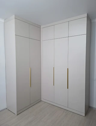 Угловые шкафы